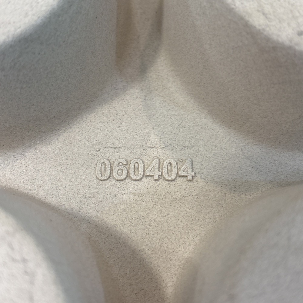 The Pampered Chef Family Heritage Stoneware 12 Cupcake Muffin Pan Baking Stone - Picture 7 of 11